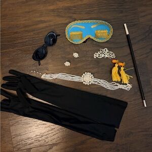Audrey Hepburn costume accessories